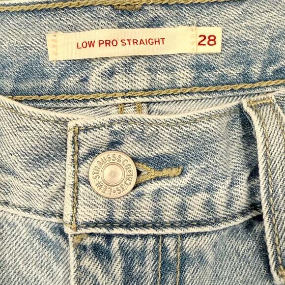 Levis Low Pro Straight Leg Jeans Light Wash Womens Size 28 - Picture 2 of 10